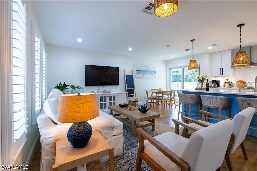 821 105th Avenue N Naples FL 34108