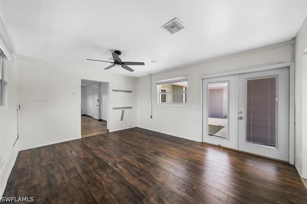 5460 Bayshore Road North Fort Myers FL 33917