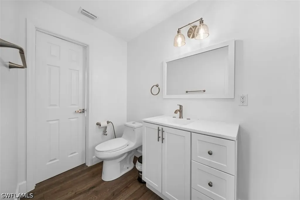 5460 Bayshore Road North Fort Myers FL 33917