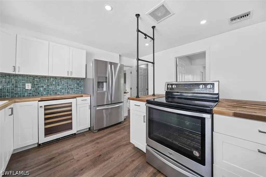 5460 Bayshore Road North Fort Myers FL 33917