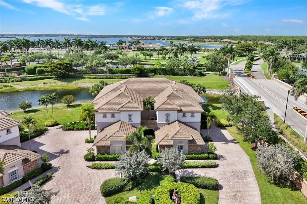 8723 Coastline Court Naples FL 34120