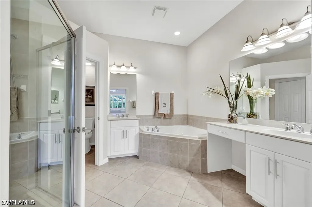 8723 Coastline Court Naples FL 34120