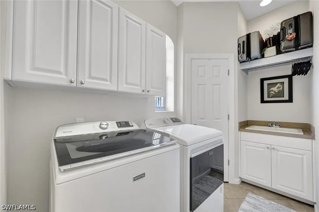 8723 Coastline Court Naples FL 34120