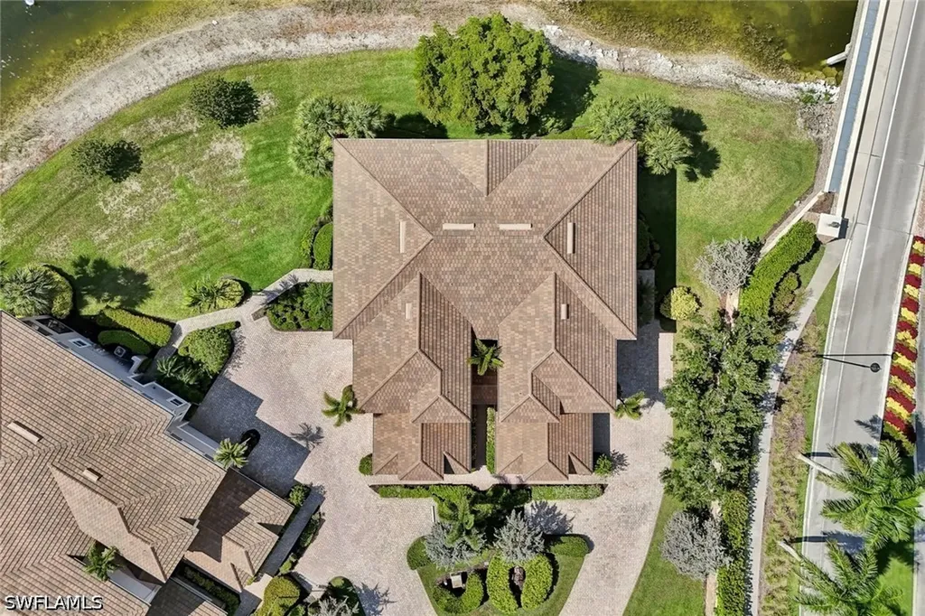 8723 Coastline Court Naples FL 34120