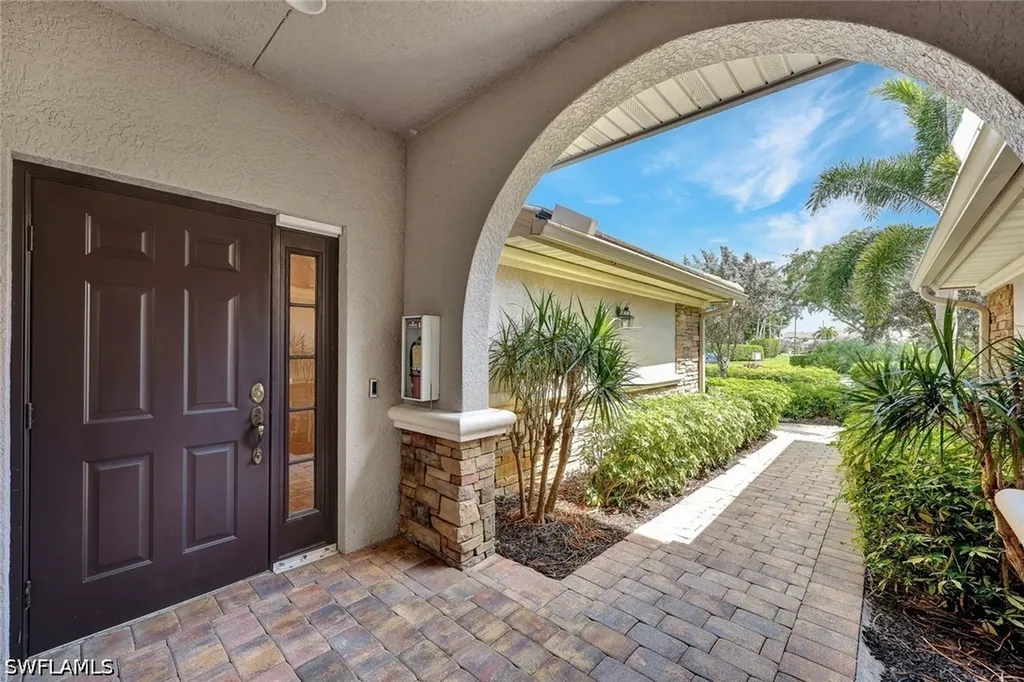 8723 Coastline Court Naples FL 34120