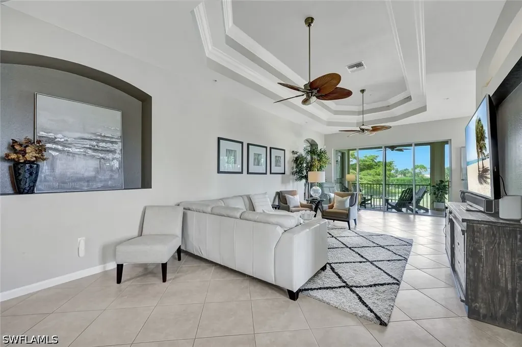 8723 Coastline Court Naples FL 34120