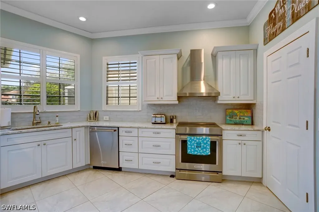 4821 Europa Drive Naples FL 34105