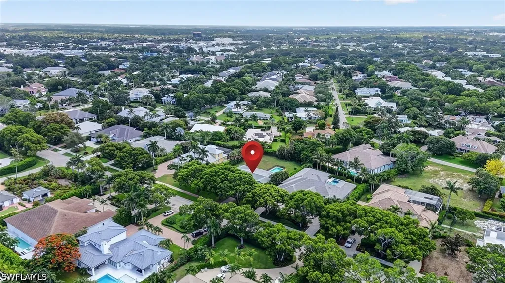 1608 Crayton Road Naples FL 34102