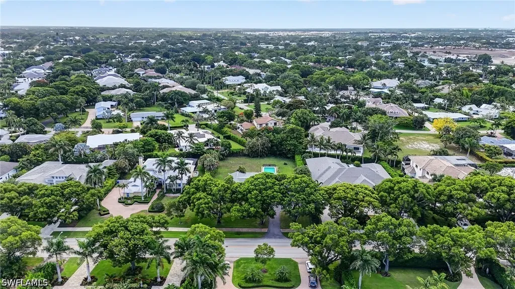 1608 Crayton Road Naples FL 34102