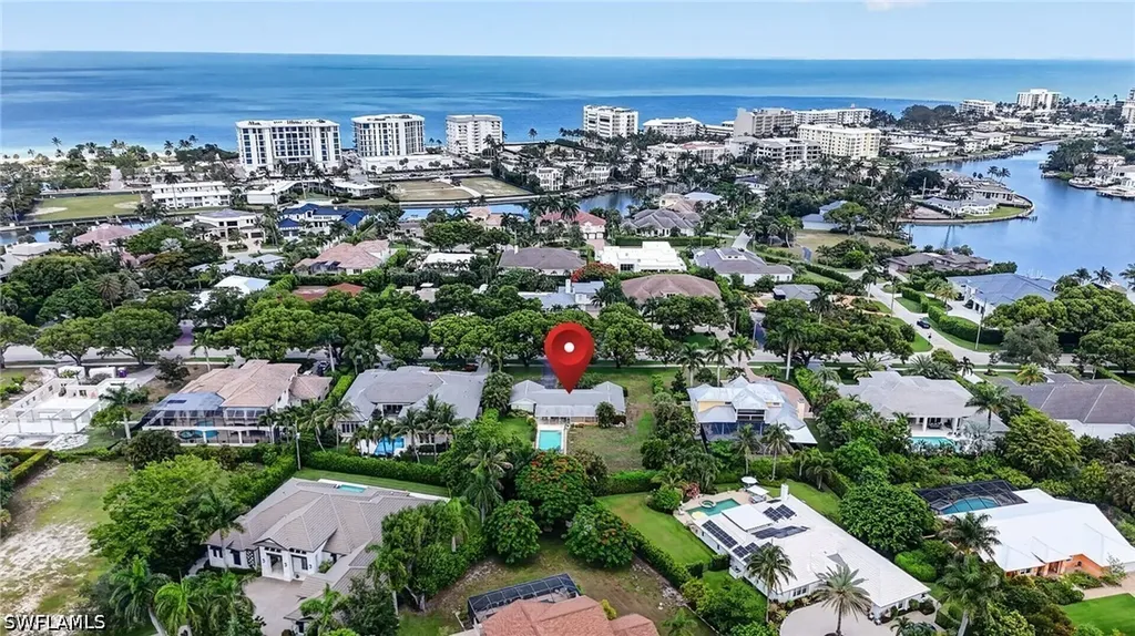 1608 Crayton Road Naples FL 34102