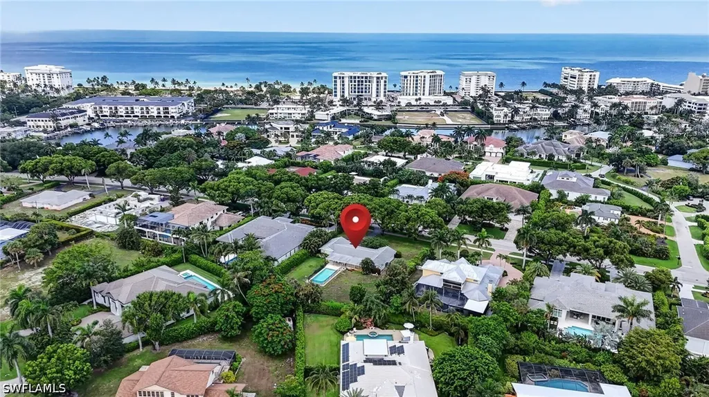 1608 Crayton Road Naples FL 34102
