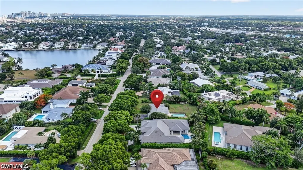 1608 Crayton Road Naples FL 34102