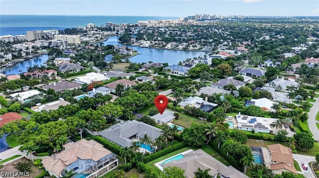 1608 Crayton Road Naples FL 34102