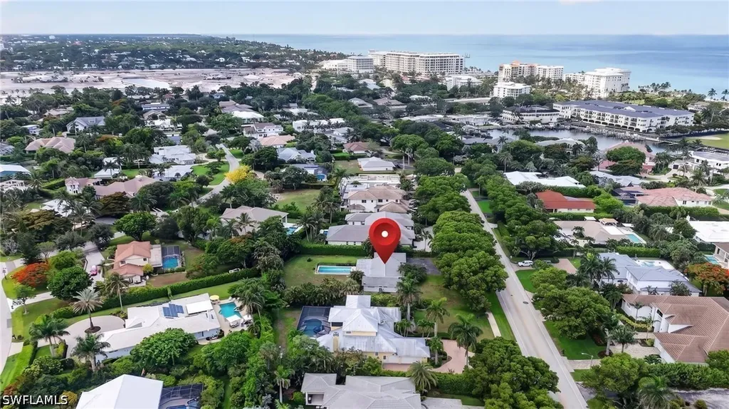 1608 Crayton Road Naples FL 34102