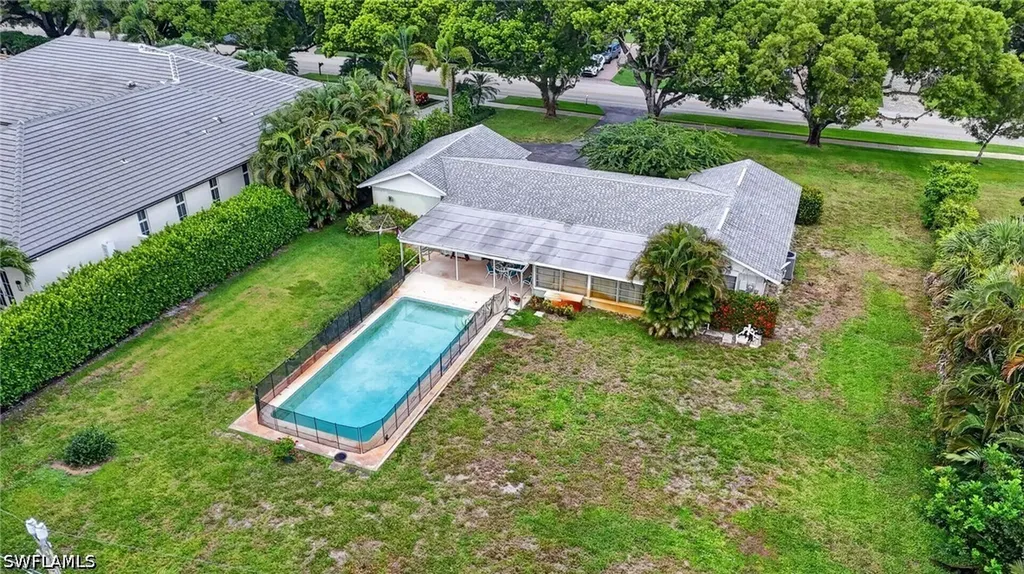 1608 Crayton Road Naples FL 34102