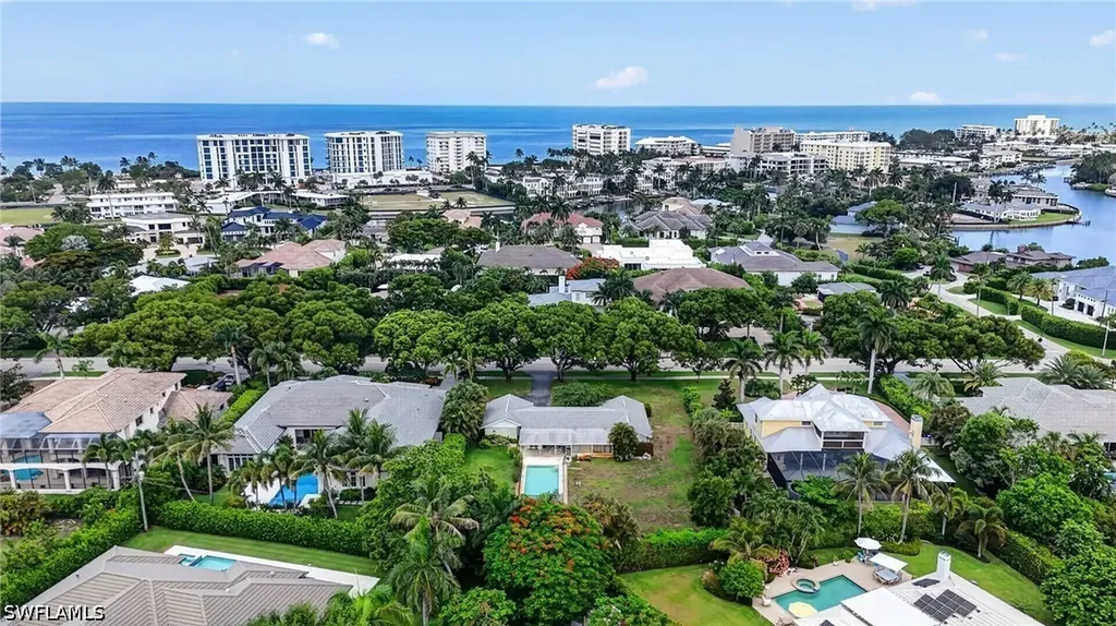 1608 Crayton Road Naples FL 34102