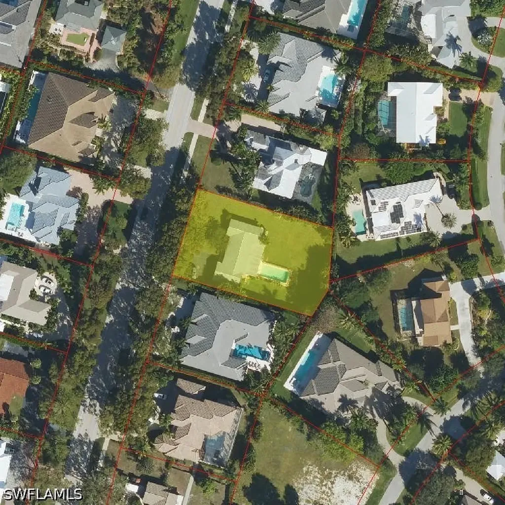1608 Crayton Road Naples FL 34102