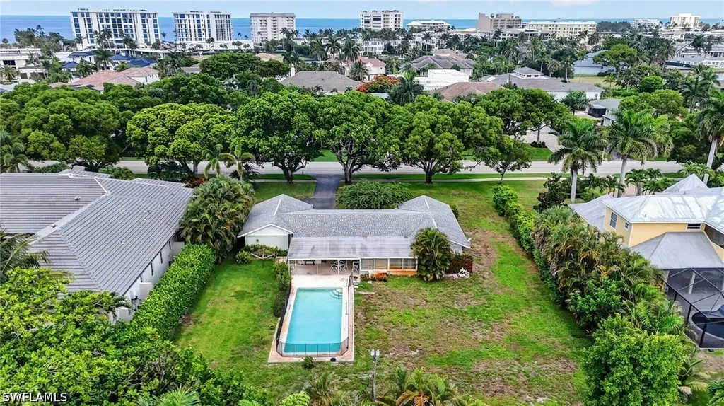 1608 Crayton Road Naples FL 34102