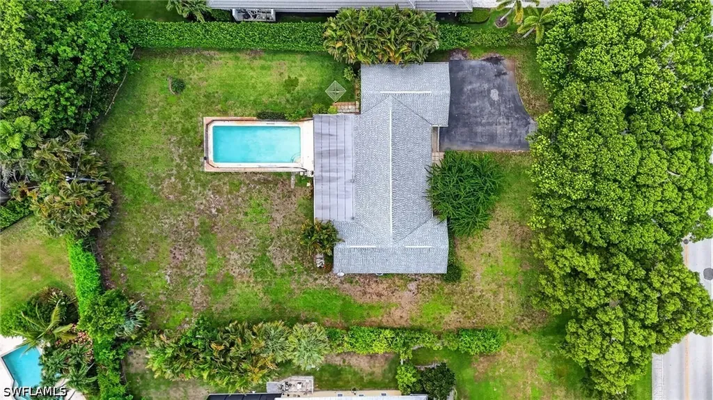 1608 Crayton Road Naples FL 34102