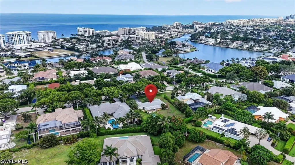 1608 Crayton Road Naples FL 34102