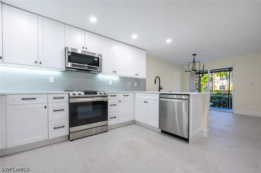 1537 Chesapeake Avenue Naples FL 34102