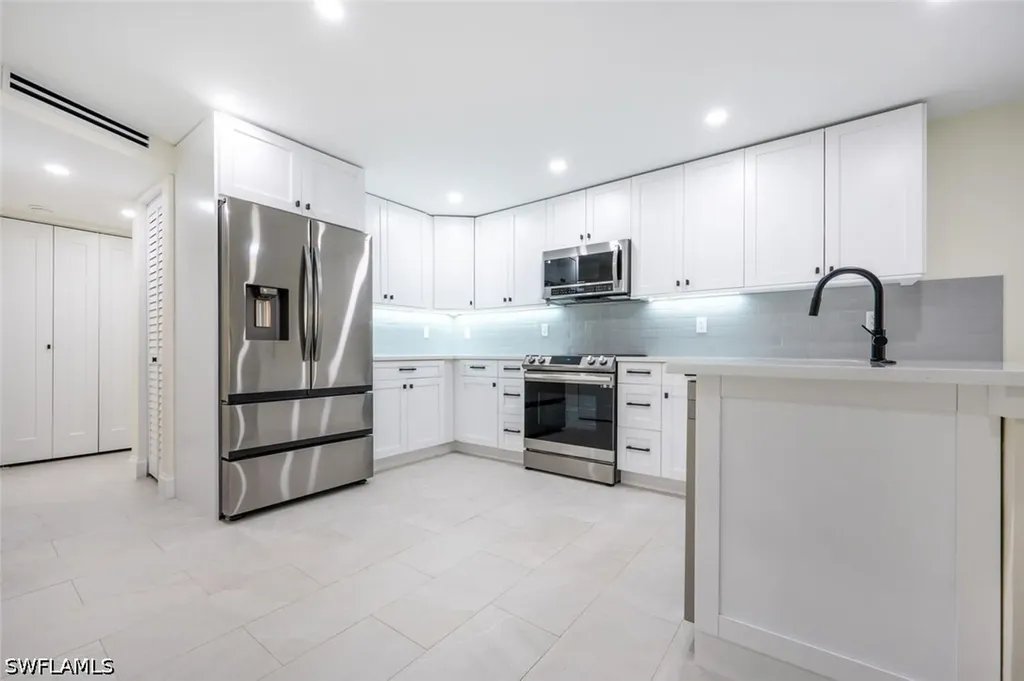 1537 Chesapeake Avenue Naples FL 34102