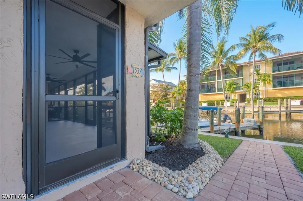 1537 Chesapeake Avenue Naples FL 34102