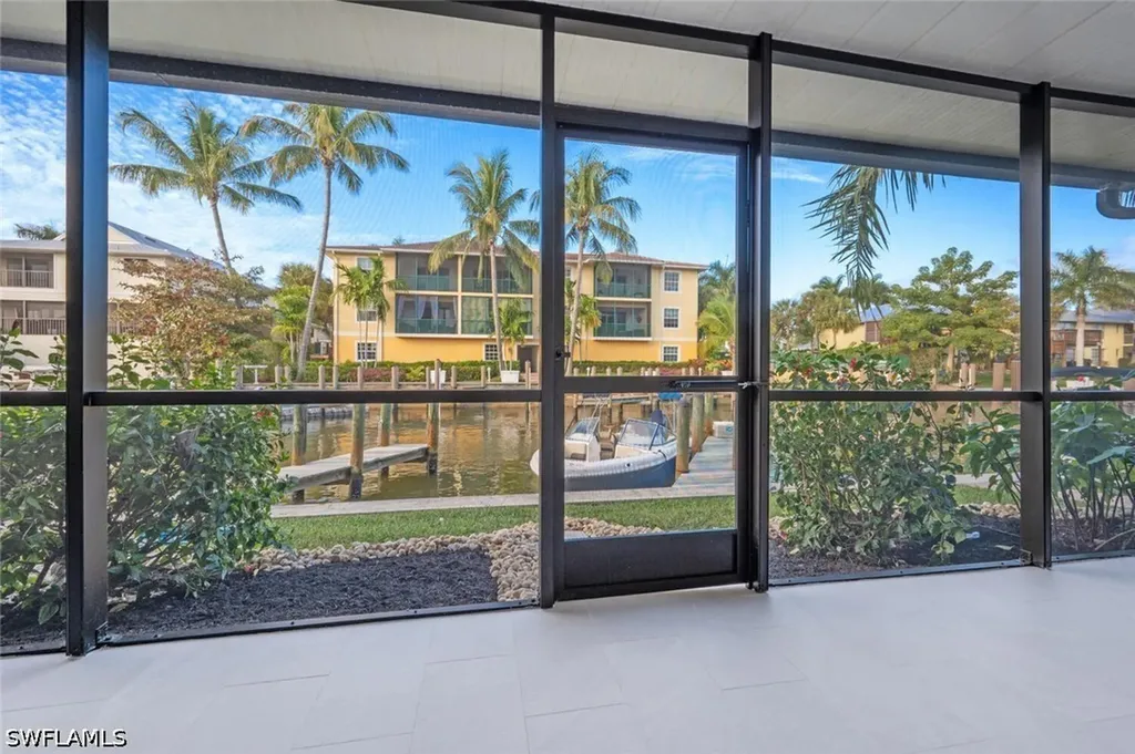 1537 Chesapeake Avenue Naples FL 34102