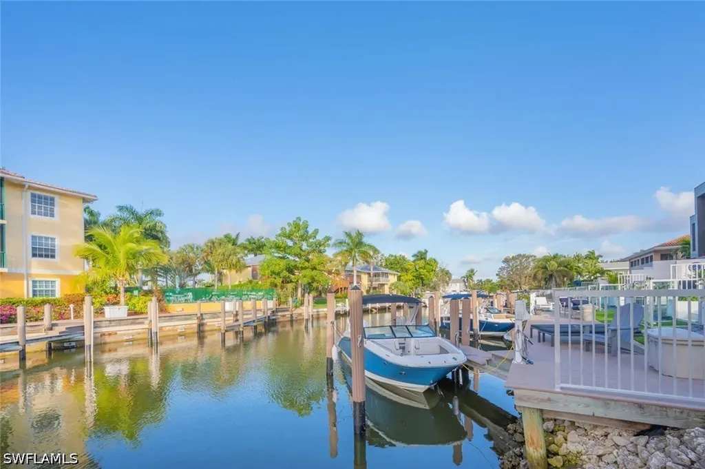 1537 Chesapeake Avenue Naples FL 34102