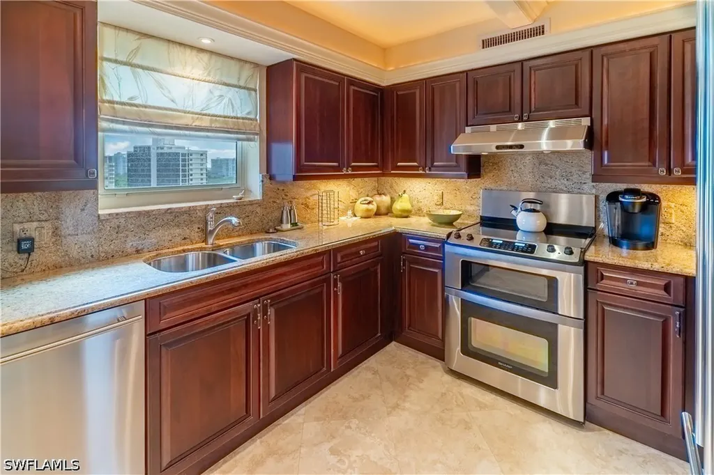 10701 Gulf Shore Drive Naples FL 34108