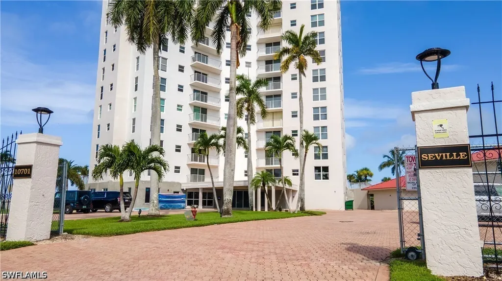 10701 Gulf Shore Drive Naples FL 34108