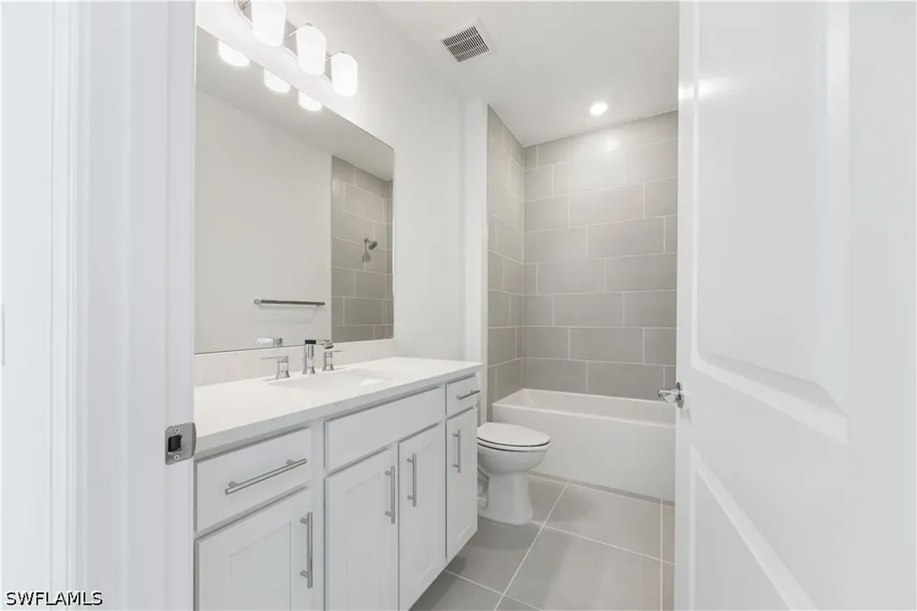 19226 Hinkley Drive Estero FL 33928