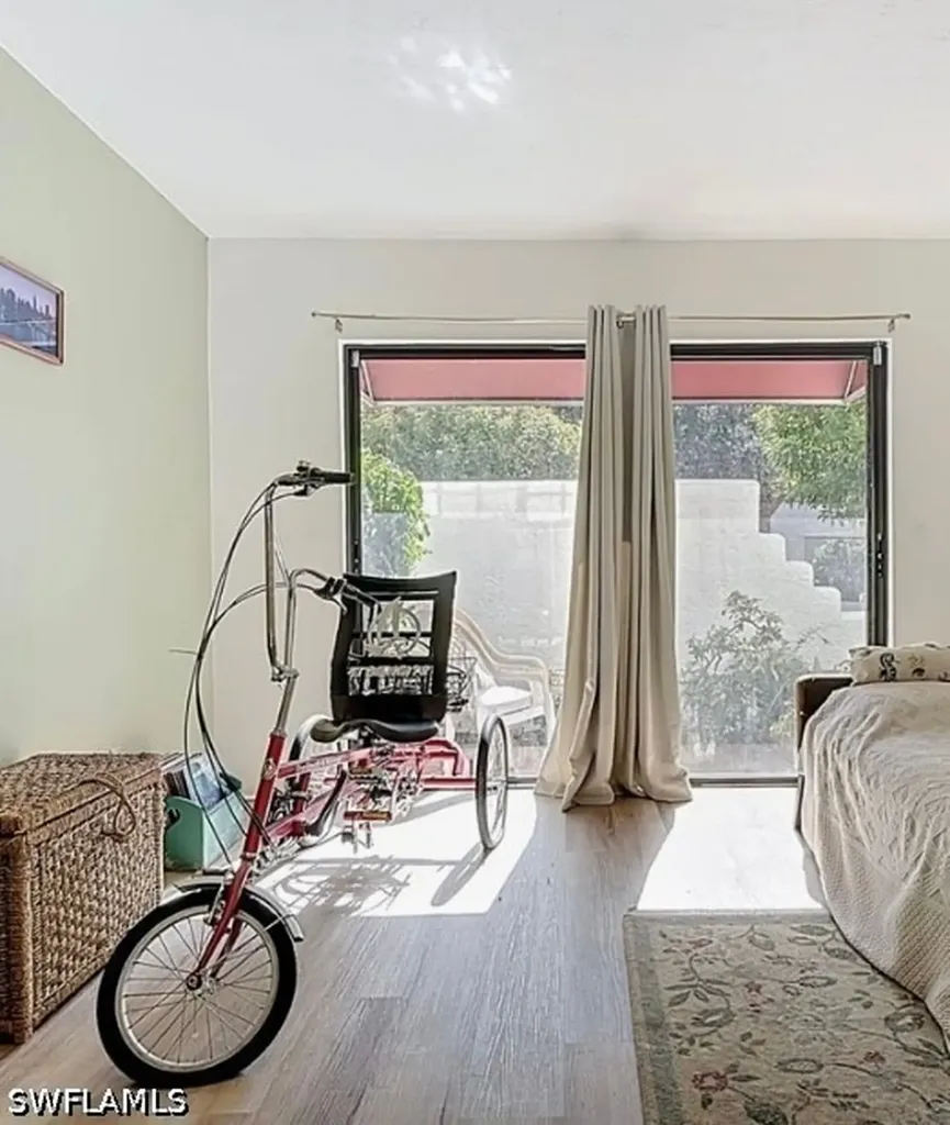 627 Serendipity Drive Naples FL 34108