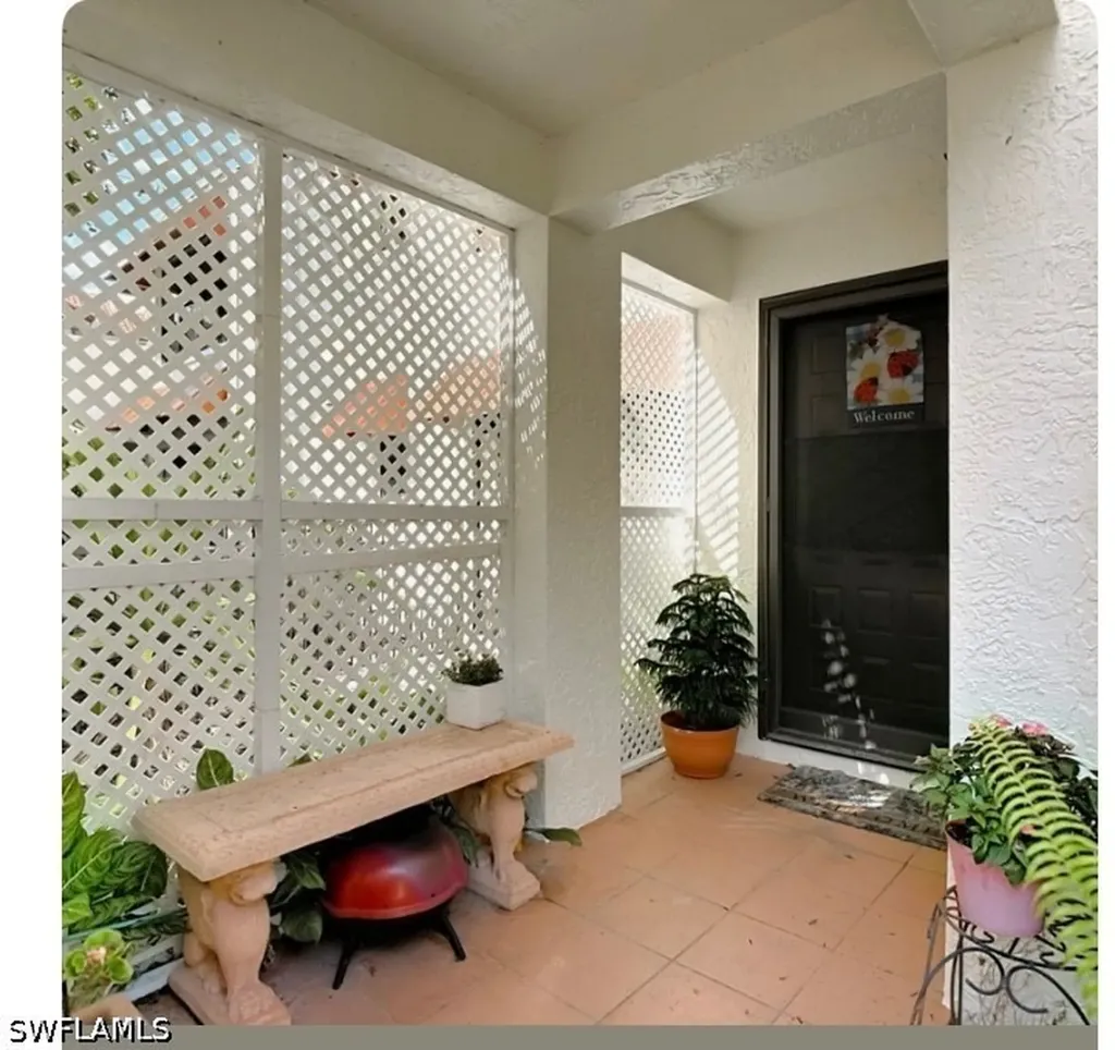 627 Serendipity Drive Naples FL 34108
