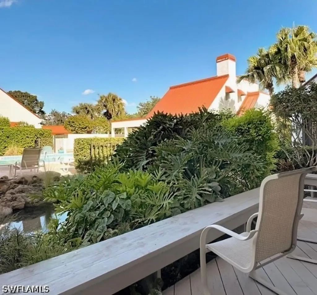 627 Serendipity Drive Naples FL 34108