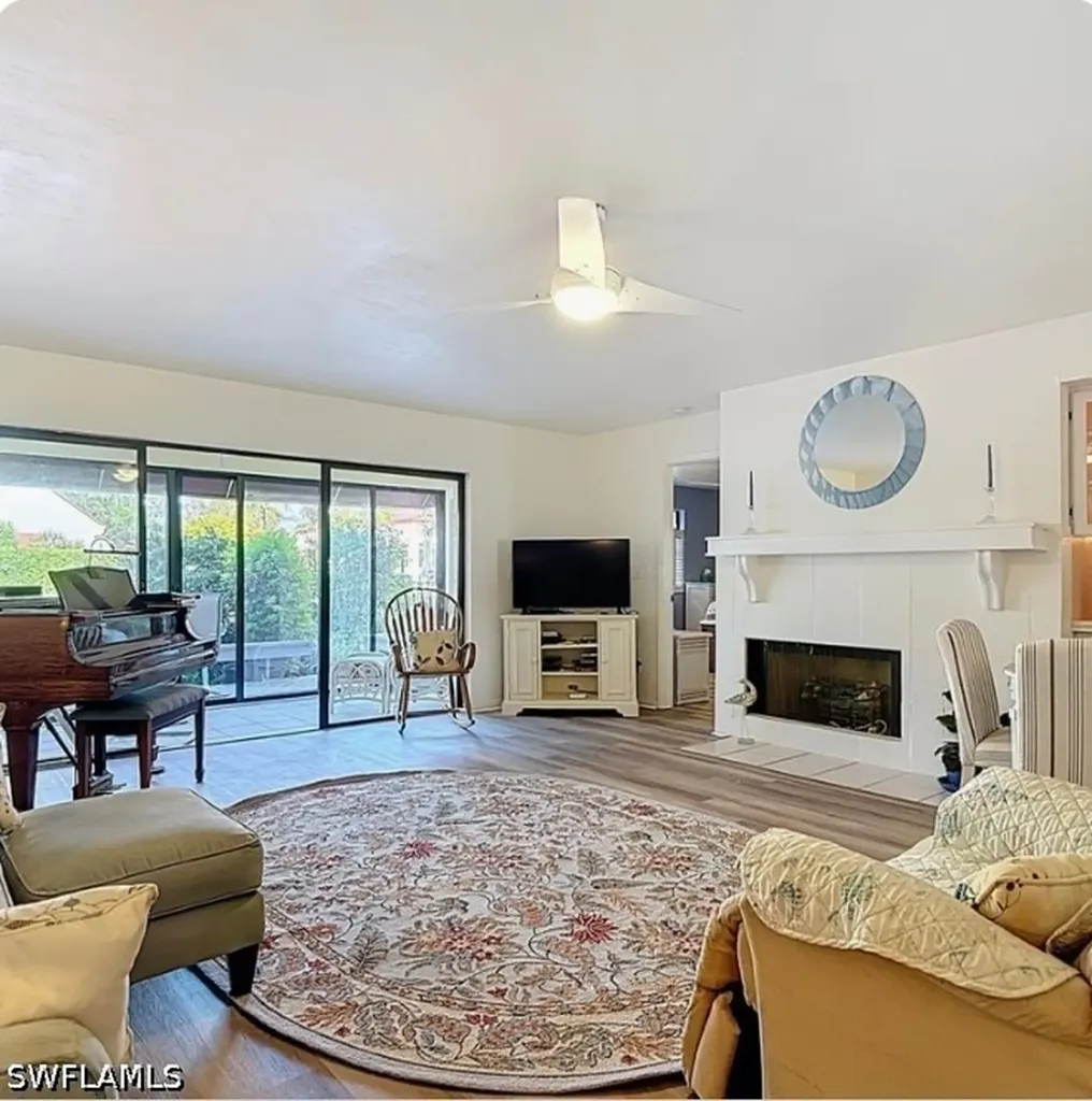 627 Serendipity Drive Naples FL 34108