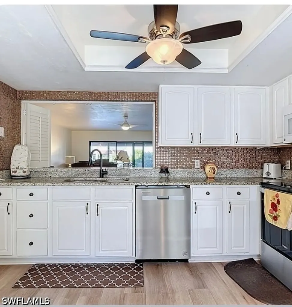 627 Serendipity Drive Naples FL 34108