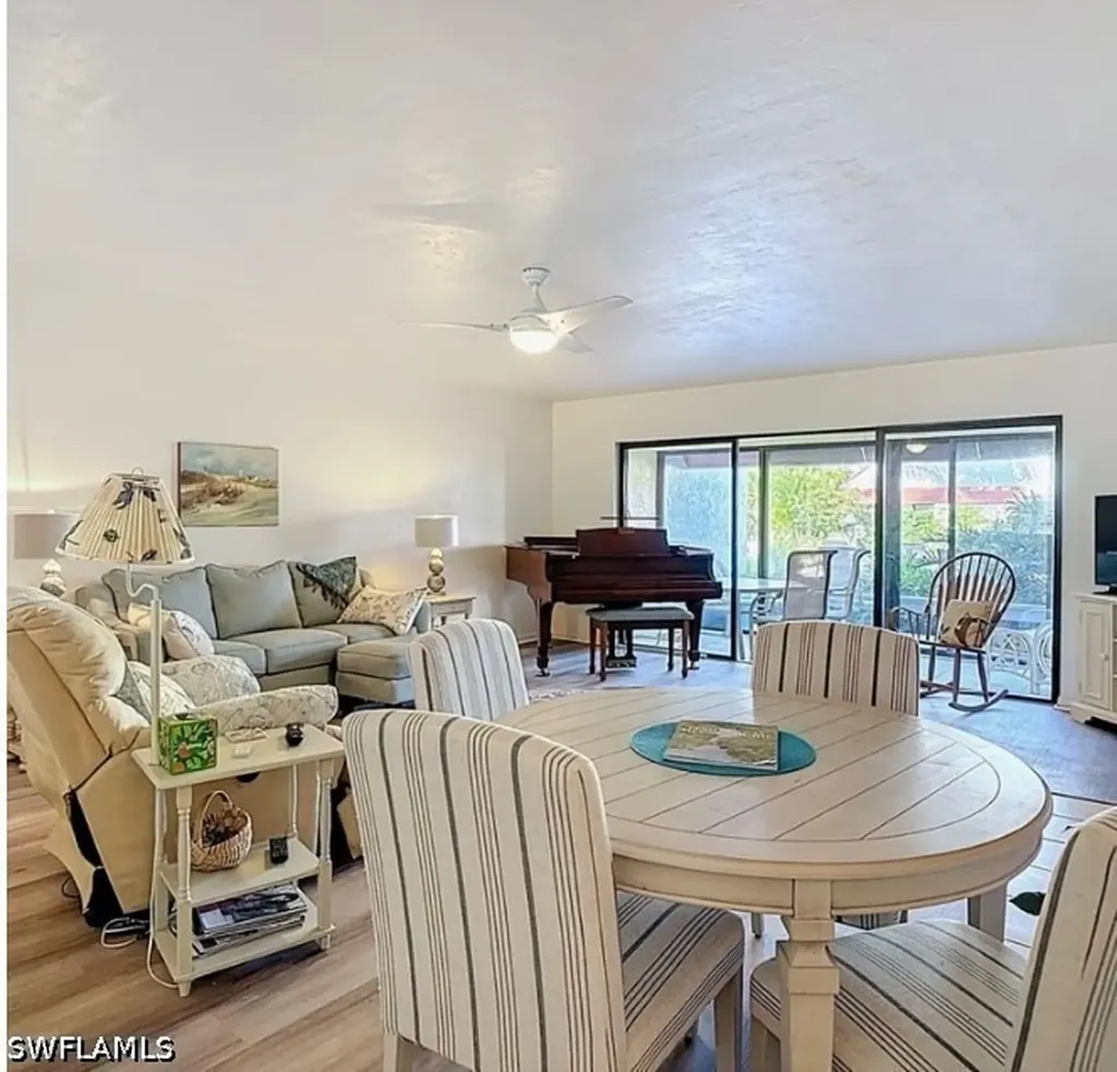 627 Serendipity Drive Naples FL 34108