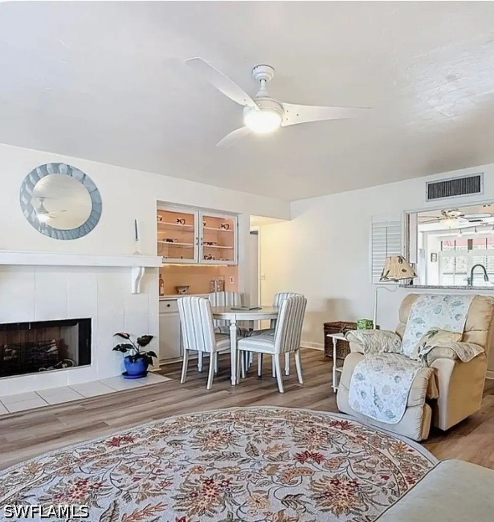 627 Serendipity Drive Naples FL 34108