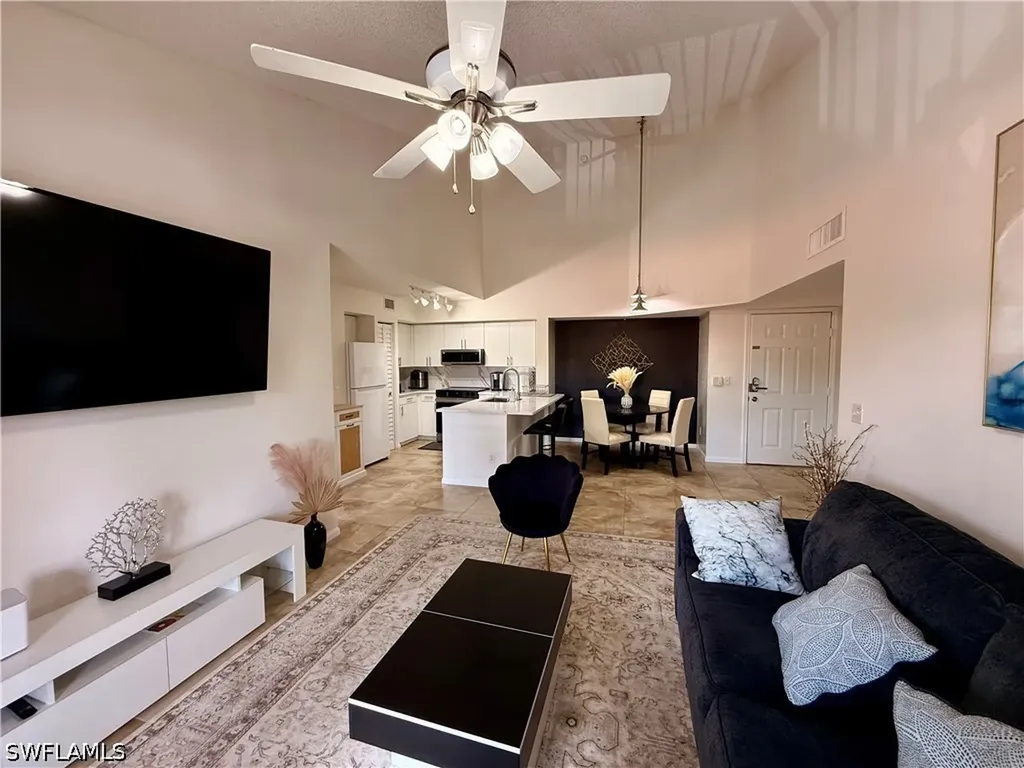 1265 Wildwood Lakes Boulevard Naples FL 34104