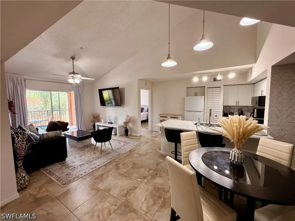 1265 Wildwood Lakes Boulevard Naples FL 34104