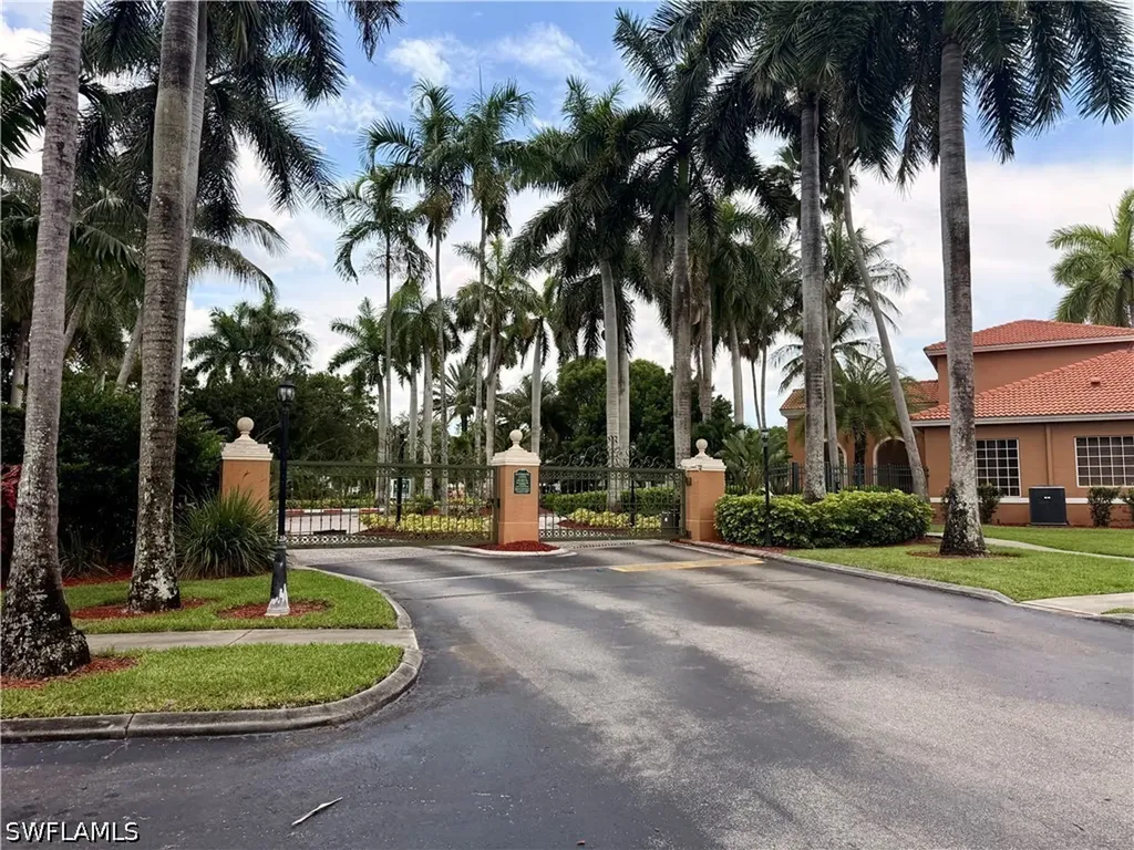 1265 Wildwood Lakes Boulevard Naples FL 34104