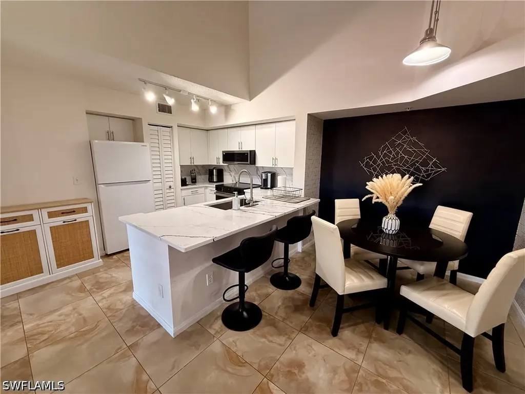 1265 Wildwood Lakes Boulevard Naples FL 34104
