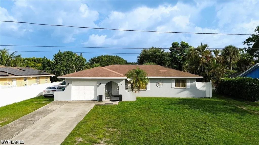 4636 25th Avenue SW Naples FL 34116