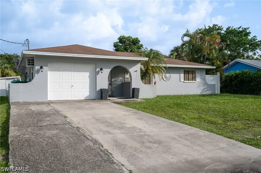 4636 25th Avenue SW Naples FL 34116