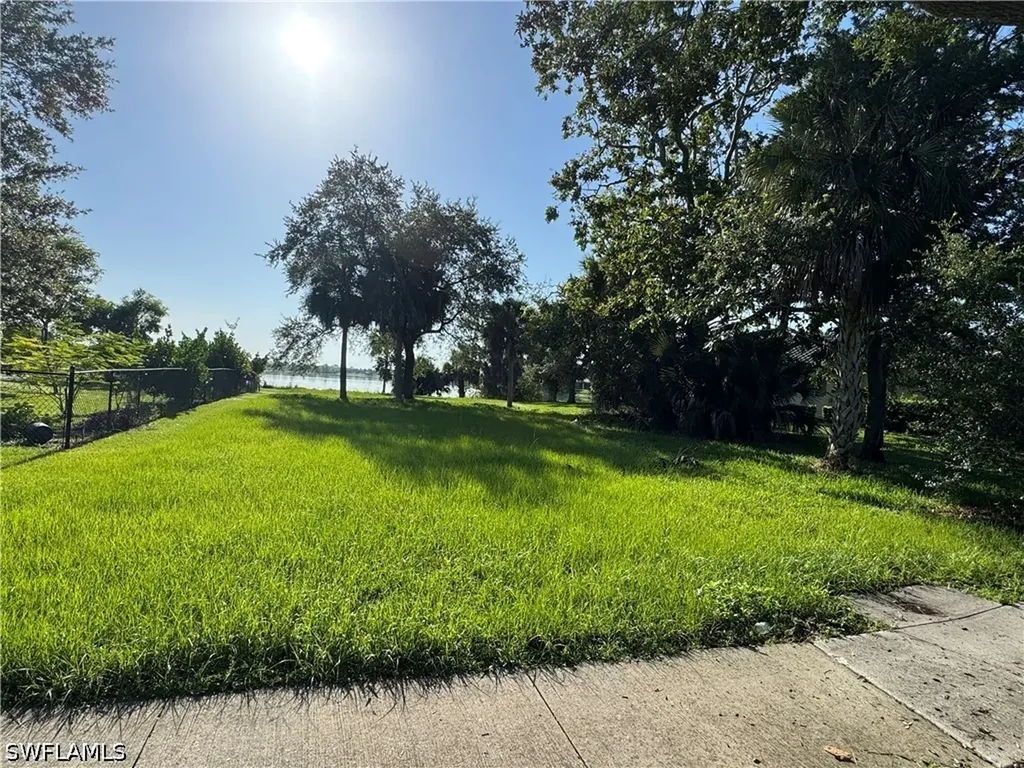 2990 Orange Grove Trail Naples FL 34120