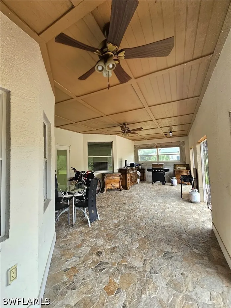 41 33rd Avenue NE Naples FL 34120