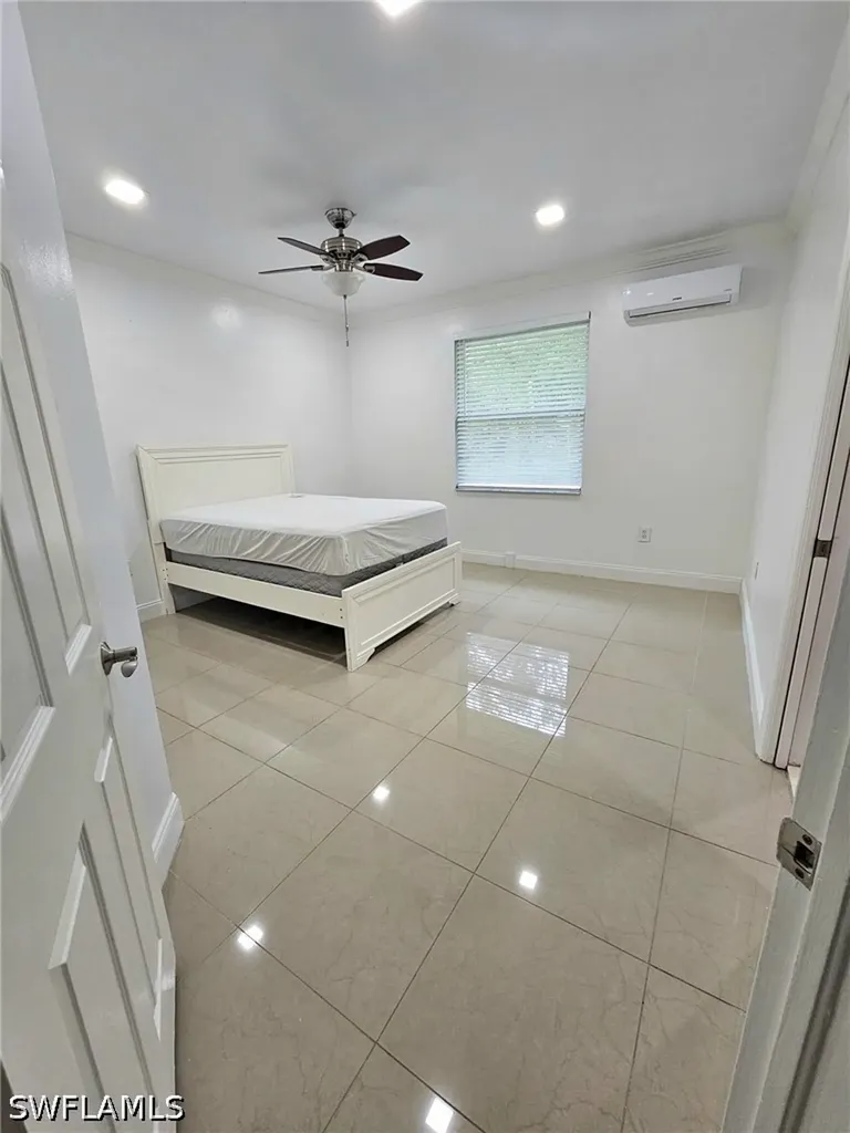 41 33rd Avenue NE Naples FL 34120
