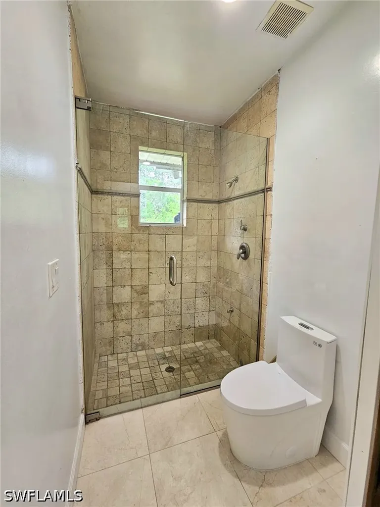 41 33rd Avenue NE Naples FL 34120