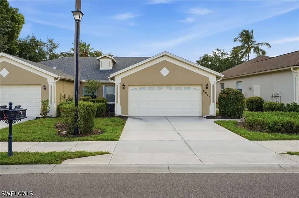 Naples FL, 8018 Tauren Court